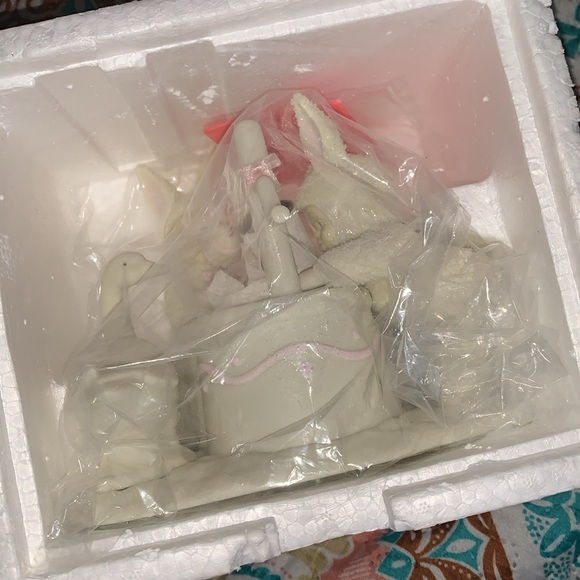 Snowbabies SPRINGTIME STORIES OF THE SNOWBUNNIES “WISHING YOU A HAPPY EASTER” - Picture 3 of 11